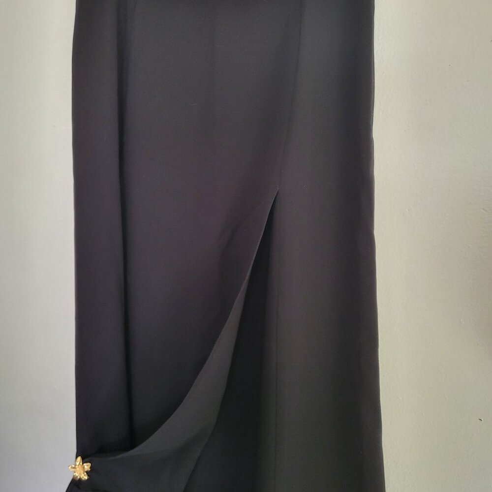 black skirt with side silt
